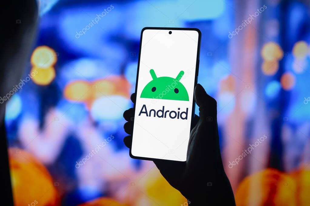 August 18, 2024, Paraguay. In this photo illustration, the Android logo is displayed on a smartphone screen