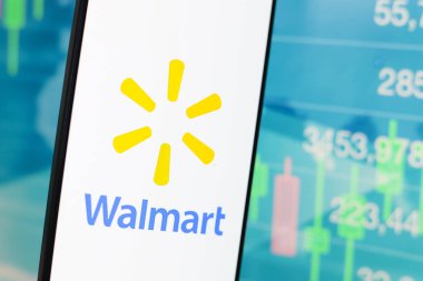 19 Ağustos 2024, Paraguay. Bu resimde, Walmart, Inc. logosu akıllı telefon ekranında görüntülenir