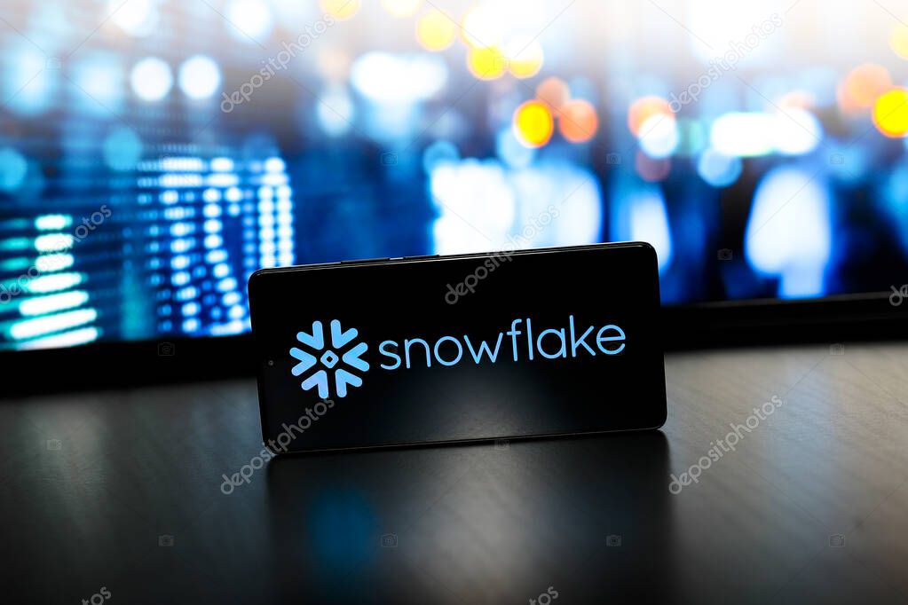 August 22, 2024, Paraguay. In this photo illustration, the Snowflake logo is displayed on a smartphone screen