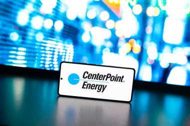23 Ağustos 2024, Paraguay. Bu resimde, CenterPoint Energy, Inc. logosu akıllı telefon ekranında görüntülenir