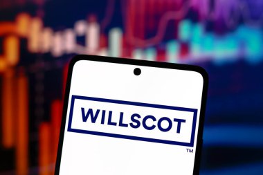 25 Ağustos 2024, Paraguay. Bu resimde Willscot Holding logosu akıllı telefon ekranında gösteriliyor.