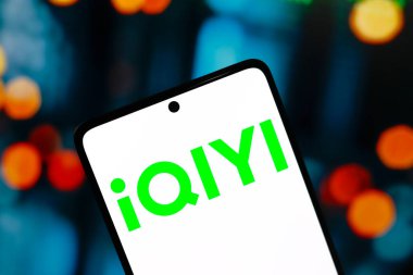 25 Ağustos 2024, Paraguay. Bu resimde, iQIYI, Inc. logosu akıllı telefon ekranında görüntülenir