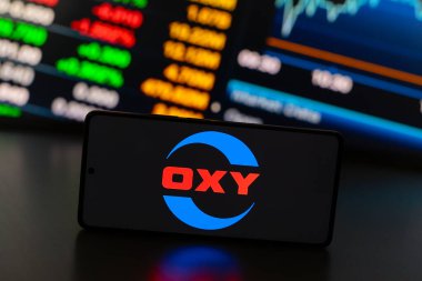 29 Ağustos 2024, Paraguay. Bu resimde, Occidental Petroleum (OXY) logosu akıllı telefon ekranında görüntülenir