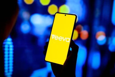 30 Ağustos 2024, Paraguay. Bu resimde, Veeva Systems Inc. logosu akıllı telefon ekranında gösterilir.