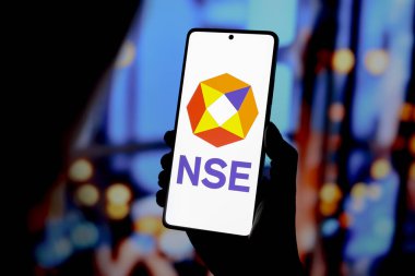 3 Eylül 2024, Paraguay. Bu resimde, Hindistan Ulusal Borsası (NSE) logosu akıllı telefon ekranında sergilenmektedir.
