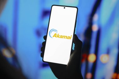 9 Eylül 2024, Paraguay. Bu resimde, Akamai Teknoloji logosu akıllı telefon ekranında gösteriliyor.