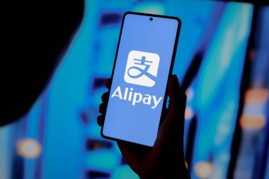 11 Eylül 2024, Paraguay. Bu resimde, Alipay logosu akıllı telefon ekranında görüntülenir