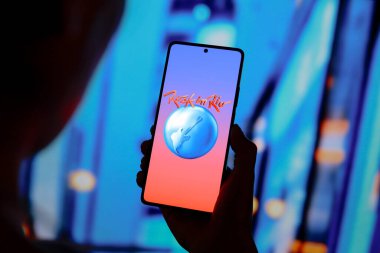 12 Eylül 2024, Paraguay. Bu resimde Rio 'daki Kaya logosu akıllı telefon ekranında gösteriliyor.