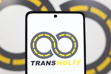 16 Eylül 2024, Brezilya. Bu resimde, Transwolff logosu akıllı telefon ekranında görüntülenir