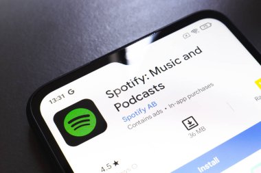 22 Ekim 2024, Brezilya. Bu resimde, Spotify uygulamasının logosu akıllı telefon ekranında görüntülenir