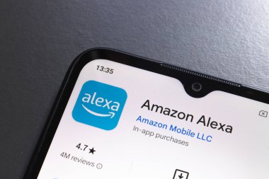 22 Ekim 2024, Brezilya. Bu resimde, Amazon Alexa uygulamasının logosu akıllı telefon ekranında görüntülenmektedir.