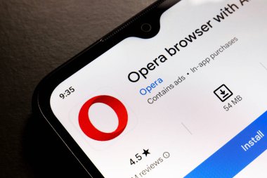 25 Ekim 2024, Brezilya. Bu resimde, Opera Tarayıcı uygulama logosu akıllı telefon ekranında görüntülenir