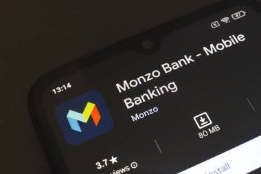 25 Ekim 2024, Brezilya. Bu resimde, Monzo Bank uygulamasının logosu akıllı telefon ekranında görüntülenir.