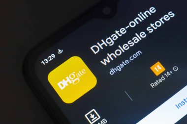 25 Ekim 2024, Brezilya. Bu resimde, DHgate uygulamasının logosu akıllı telefon ekranında görüntülenir