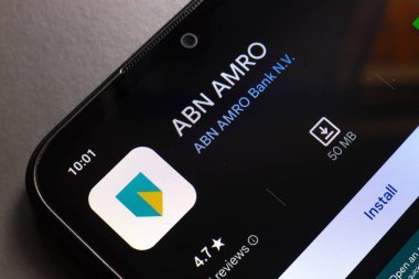 29 Ekim 2024, Portekiz. Bu fotoğraf illüstrasyonunda, ABN AMRO uygulama logosu akıllı telefon ekranında görüntülenir
