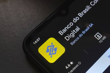 29 Ekim 2024, Brezilya. Bu fotoğraf illüstrasyonunda, Banco do Brasil uygulamasının logosu akıllı telefon ekranında gösterilir