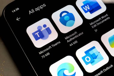 4 Kasım 2024, Brezilya. Bu resimde, Microsoft Takımları, Microsoft Authenticator ve Microsoft Word uygulama logosu akıllı telefon ekranında görüntülenir.