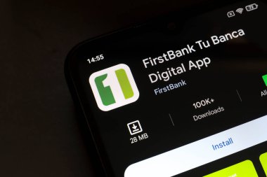 4 Kasım 2024, Brezilya. Bu resimde, FirstBank Dijital Bankacılık uygulamasının logosu akıllı telefon ekranında görüntülenir.