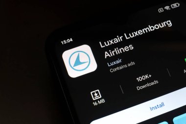 4 Kasım 2024, Brezilya. Bu resimde, Luxair Lüksemburg Havayolları uygulama logosu akıllı telefon ekranında görüntülenmektedir..