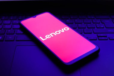 Lenovo logosu 1 Aralık 2024 'te Reno, ABD' de bir akıllı telefonun ekranında göründü.