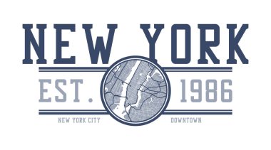 NYC haritalı New York tişörtü tasarımı. Tişört ve giysi baskısı için New York haritası ve sloganı olan tipografi grafikleri. Vektör illüstrasyonu.