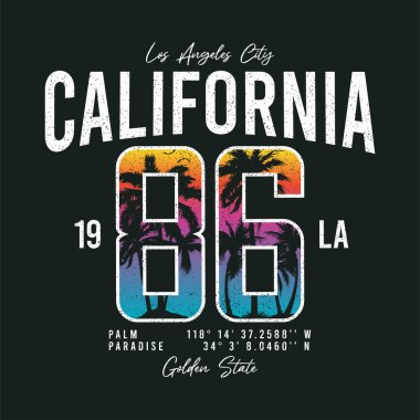 Kaliforniya tişört tasarımı günbatımında plaj arka planında numara ve palmiye ağaçlarının silueti. Los Angeles tipografi grafikleri tropik palmiye ağaçları ve grunge olan tişörtler için. Vektör.