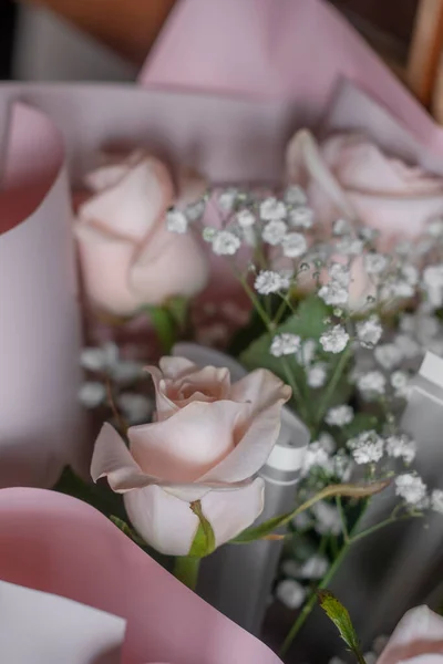Svatební Kytice Odstínech Zaprášené Růže Bílé Zelené Béžové Růžové Krásná — Stock fotografie
