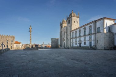 Porto Katedrali ve Terreiro da Se 'deki Pelourinho Sütunu Porto, Portekiz