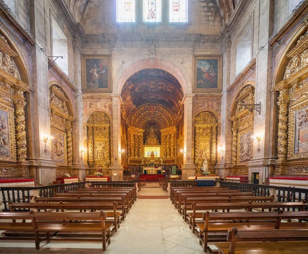 葡萄牙科英布拉 2020年2月11日 葡萄牙圣克拉拉 新科英布拉修道院圣伊莎贝尔女王教堂的祭坛和Aisle — 图库照片