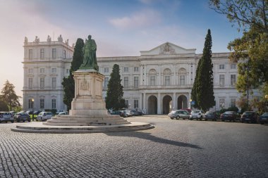Lizbon, Portekiz - 28 Şubat 2020 Ajuda Sarayı ve I. Dom Carlos Heykeli - Lizbon, Portekiz