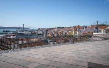 Miradouro de Santa Catarina Bakış açısı - Lizbon, Portekiz