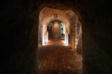 Brno, Çek Cumhuriyeti - 6 Ekim 2019: Brno Ossuary St. James Kilisesi altında - Brno, Çek Cumhuriyeti