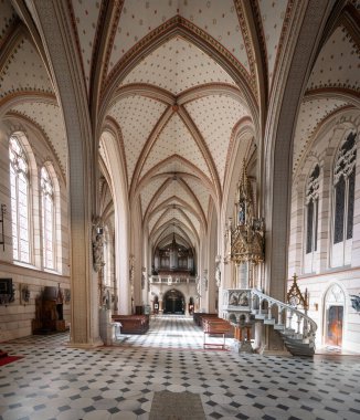 Olomouc, Çek Cumhuriyeti - 7 Ekim 2019: Saint Wenceslas Katedrali İçişleri - Olomouc, Çek Cumhuriyeti