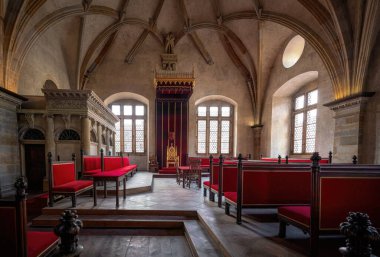 Prag, Çek Cumhuriyeti - 30 Eylül 2019: Prag Şatosu 'ndaki Eski Kraliyet Sarayı' ndaki Diyet Salonu