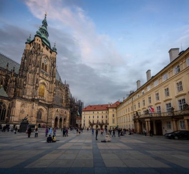 Prag, Çek Cumhuriyeti - 30 Eylül 2019: Prag Kalesi St. Vitus Katedrali - Prag, Çek Cumhuriyeti