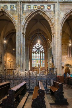 Prag, Çek Cumhuriyeti - 30 Eylül 2019: Prag Şatosu 'ndaki St. Vitus Katedrali' nde Habsburg Anıtmezarı