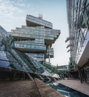 Hannover, Almanya - 12 Ocak 2020: Nord-LB ofis binası - Hanover, Aşağı Saksonya, Almanya