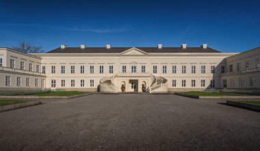 Hannover, Almanya - 16 Ocak 2020: Herrenhausen Sarayı - Hanover, Aşağı Saksonya, Almanya