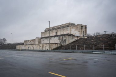 Zeppelin Alanı 'nın (Zeppelinfeld) Nazi Partisi Toprak Belgelendirme Merkezi - Nuremberg, Bavyera, Almanya