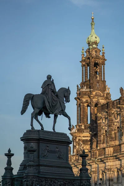 Estátua Rei Johann Saxônia Theaterplatz Torre Catedral Católica Dresden Alemanha — Fotografia de Stock