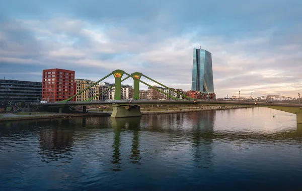 Main Skyline Mit Flosserbrücke Und Ezb Turm Europäische Zentralbank Frankfurt — Stockfoto
