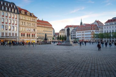 Dresden, Almanya - 20 Haziran 2019: Neumarkt Meydanı - Dresden, Soxony, Almanya