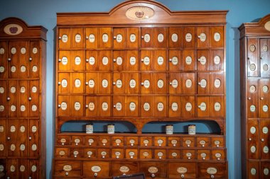 Heidelberg, Almanya - 19 Aralık 2019: Heidelberg Şatosu 'nda Alman Eczacılık Müzesi İçişleri