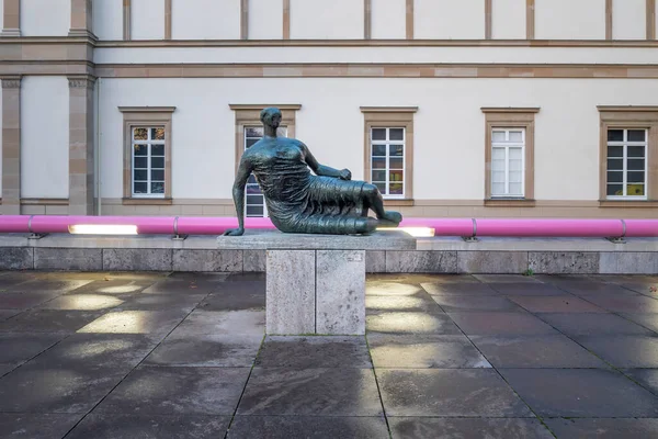 Stuttgart Alemania Diciembre 2019 Escultura Henry Moore Neue Staatsgalerie New — Foto de Stock
