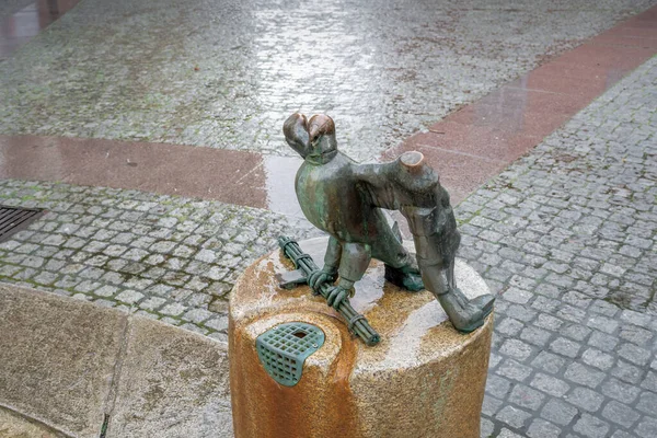 Adlerskulptur Detail Des Wasseruhrbrunnens Willy Brandt Platz Trier — Stockfoto