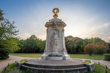 Tiergarten parkında Beethoven, Haydn ve Mozart Anıtı - Berlin, Almanya
