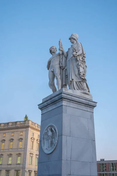 Athene Bewaffnet Die Krieger Skulptur Der Schlossbrücke Berlin Deutschland — Stockfoto