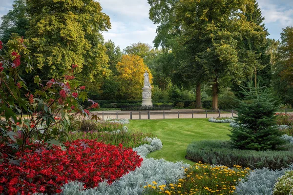 Статуя Королевы Луизы Прусской Парке Тиргартен Берлин Германия — стоковое фото