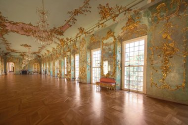 Berlin, Almanya - 6 Şubat 2019 Charlottenburg Sarayı İçişleri Altın Galerisi - Berlin, Almanya