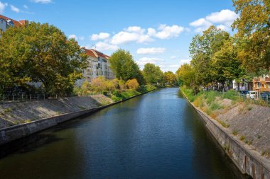 NeukolIn Gemi Kanalı (Neukollner Schiffahrtskanal) - Berlin, Almanya